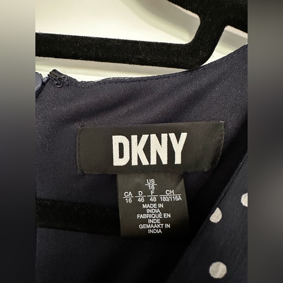 Women dress, NAVY! size 16 - more like 12…. DKNY - Picture 3 of 10